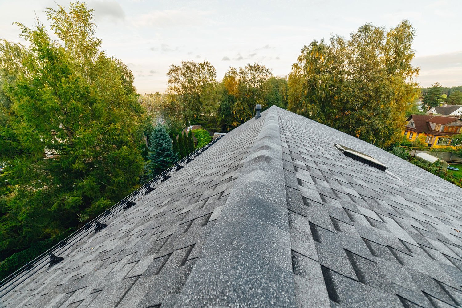 roofing contractor aligned ridge shingles